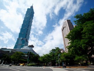 el rascacielos Taipei 101 en la capital de Taiwán