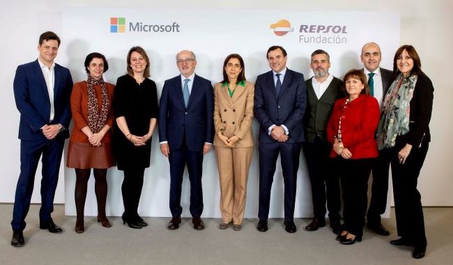 foto de los equipos Fundación Repsol y Microsoft ibérica